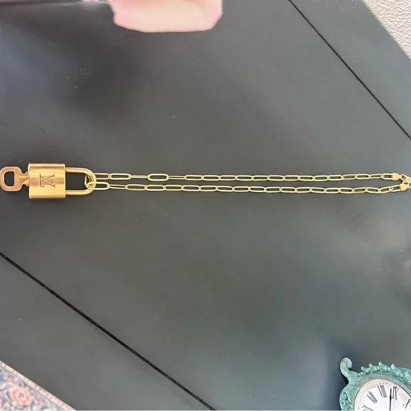 LOUIS VUITTON Padlock WITH chain 🌟 - Picture 5 of 7